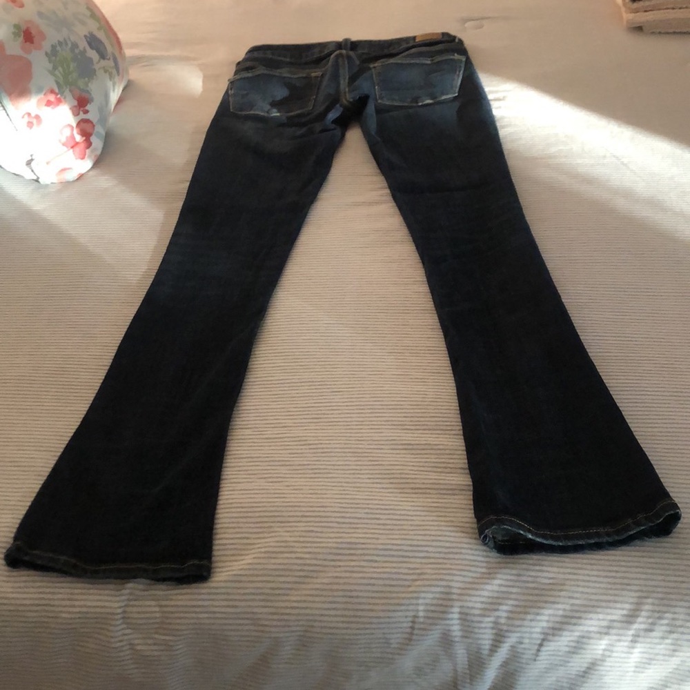 American Eagle size 5 LONG dark blue jeans